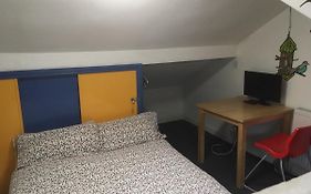 Igloo Backpackers Hostel & Annexe